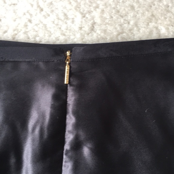 Tory Burch Black & White Silk Pencil skirt size 12 - Picture 4 of 5